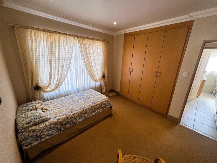 3 Bedroom Property for Sale in Flamwood North West